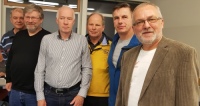 Der neue Bezirksvorstand v.l. Gerrit Jacob Sportwart, Klaus Vatareck Kampfrichterwart, Harry Jürrens Statistiker, Anton Siemer Jugend- und Kinderwart, Ulrich Garde Pressewart, Wolfgang Budde Vorsitzender. Es fehlen Dennis Schnettberg Wettkampfwart und Bernd Langrock Kassenwart.
